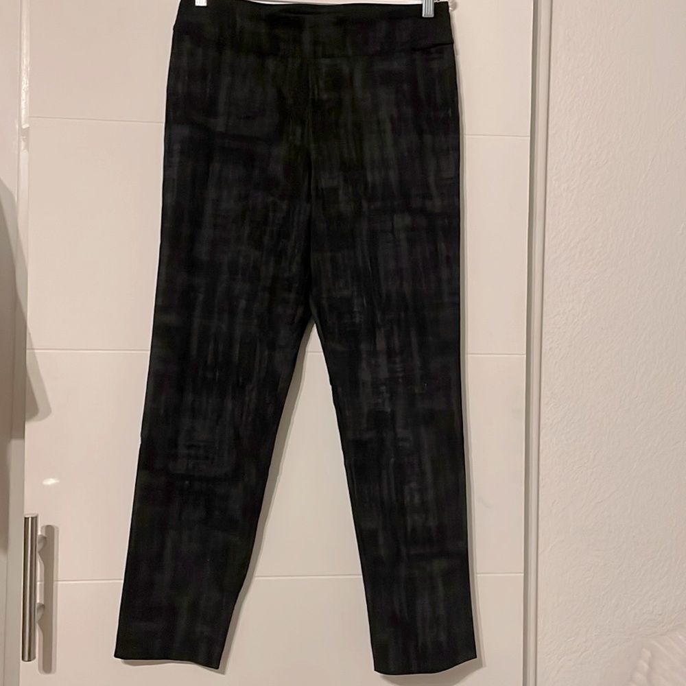 Luxe Eleven Women’s Black & Gray patterned Stretchy Athletic Pants. Size 12